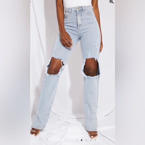 Pretty Little Thing Tall Light Blue Ripped Knee Jeans - Picture 1 of 1